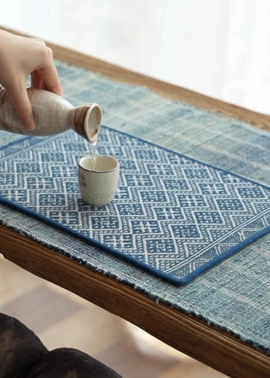 Scene 04 | On the Table: Why Every Table Needs a Center？