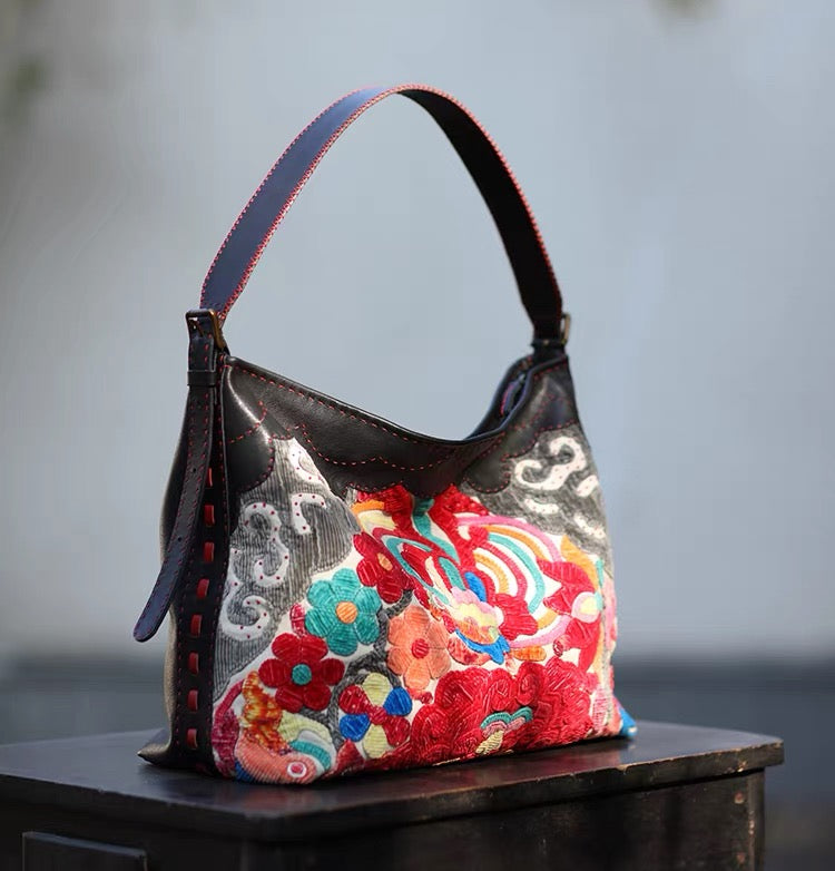 Summer Bloom | Vintage Yi Appliqué Hobo Bag