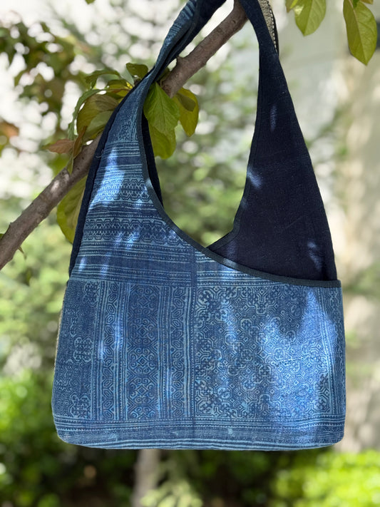 A Quiet Contrast | Tote with Tai Daeng Brocade & Indigo Cotton